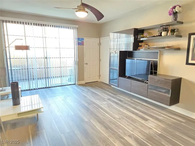 $1,350 | 5154 South Jones Boulevard, Unit 102, Las Vegas, NV 89118