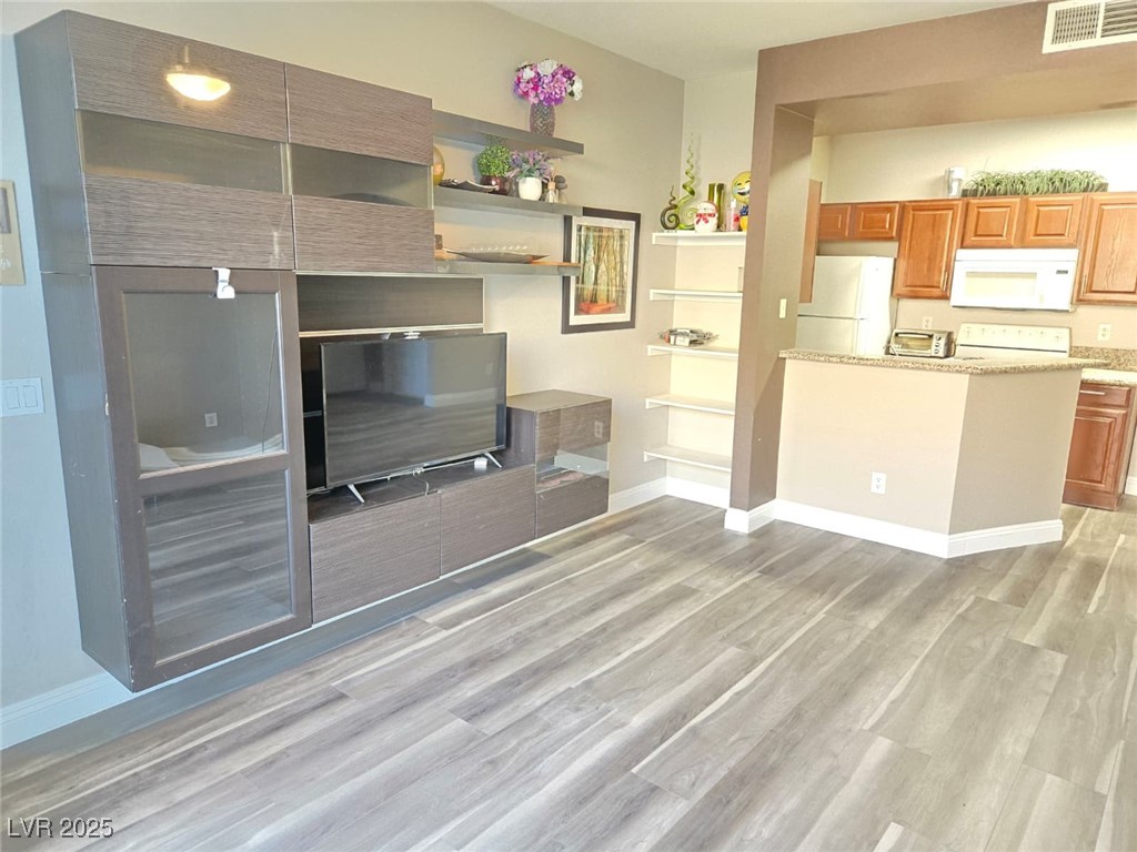 5154 South Jones Boulevard, Unit 102 Las Vegas, NV 89118 - Photo 9 of 29