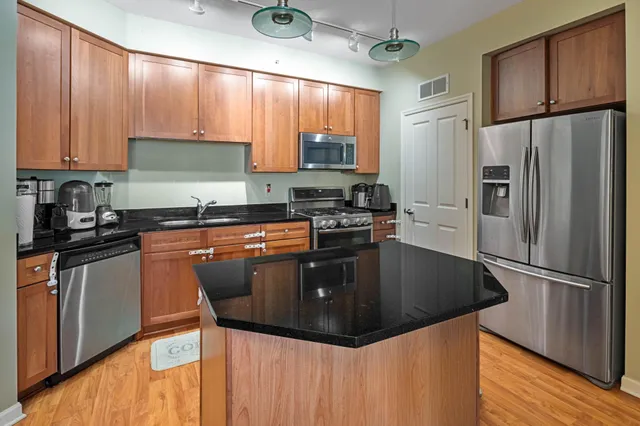 $2,295 | 500 East Grant Street, Unit 708, Minneapolis, MN 55404