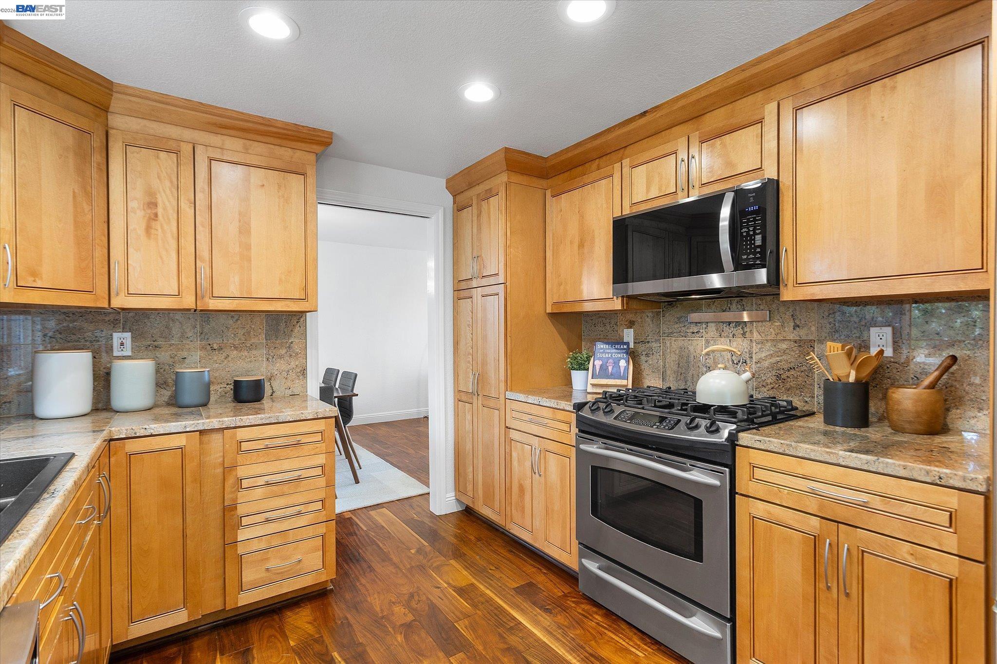 19252 Masterson Place Castro Valley, CA 94552 - Photo 22 of 99