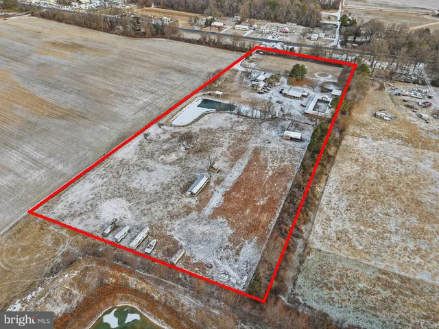 a view of an outdoor space