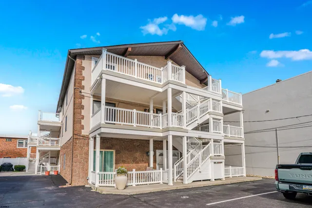 $725,000 | 9609 Pacific Avenue, Unit 2, Margate City, NJ 08402