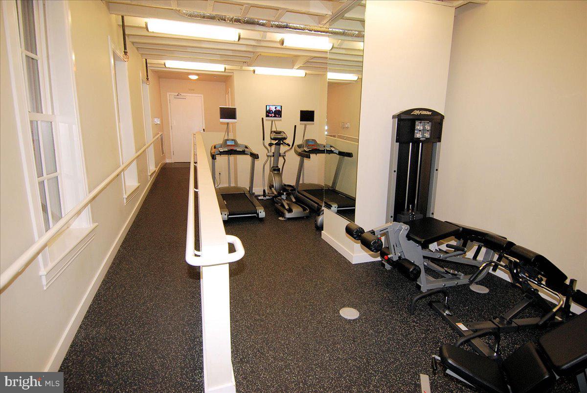 912 F Street Northwest, Unit 709 Washington, DC 20004 - Photo 23 of 28