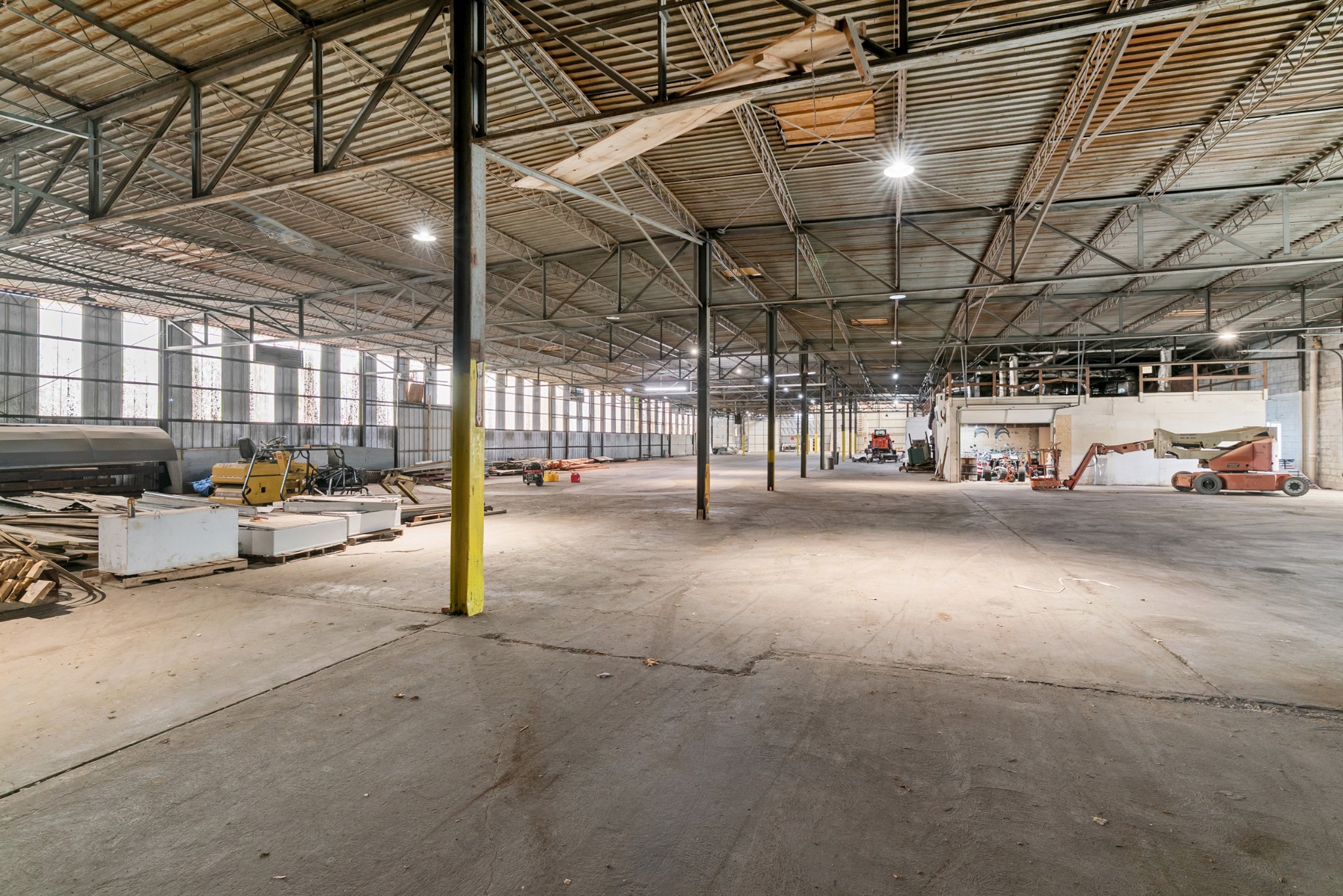 4000 Memorial Boulevard Springfield, TN 37172 - Photo 19 of 40 a view of parking area