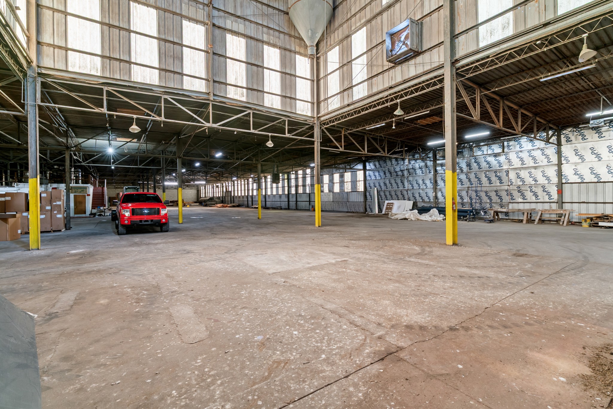 4000 Memorial Boulevard Springfield, TN 37172 - Photo 22 of 40 a car parked in the parking lot of a building