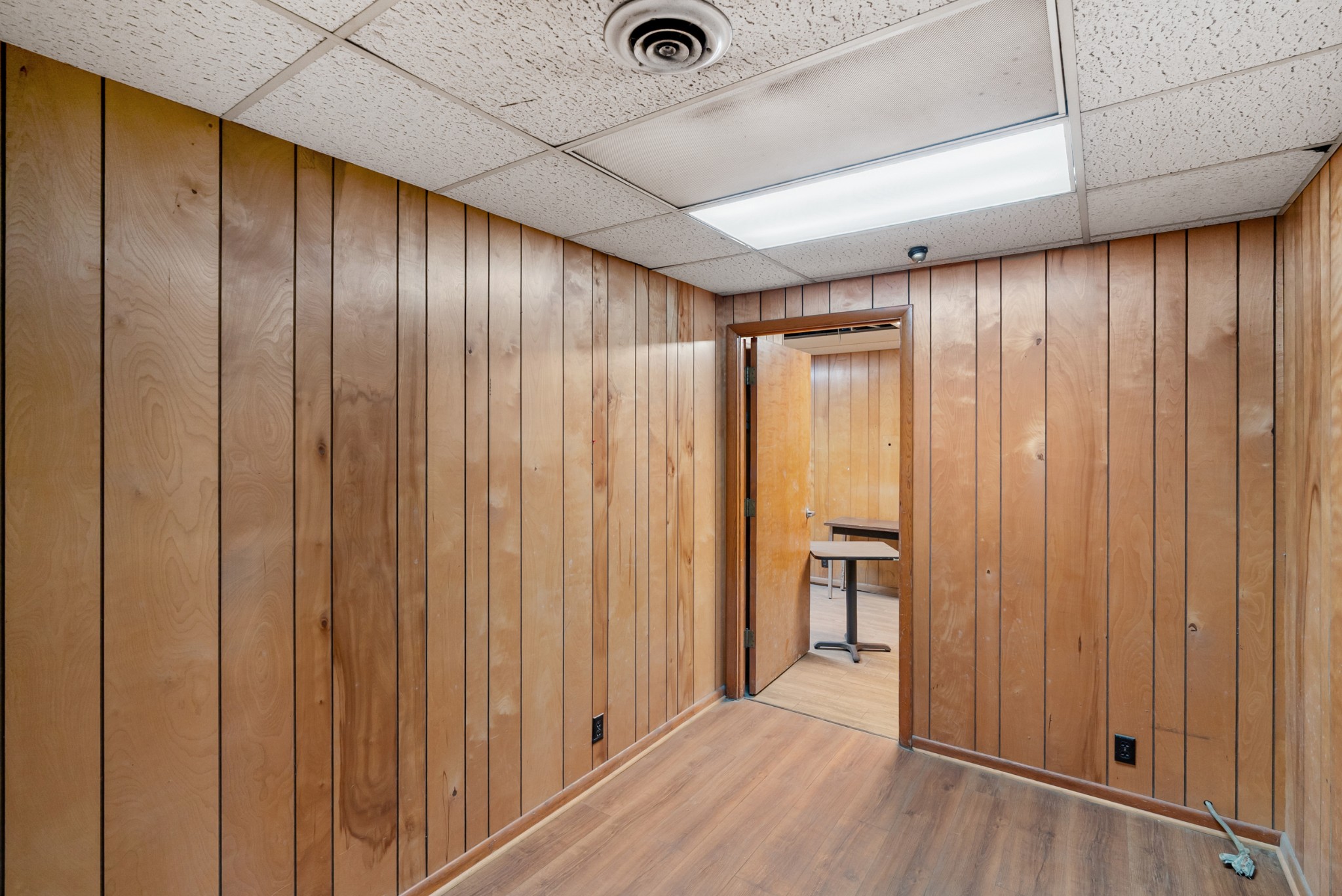 4000 Memorial Boulevard Springfield, TN 37172 - Photo 29 of 40 a view of an empty room with wooden floor