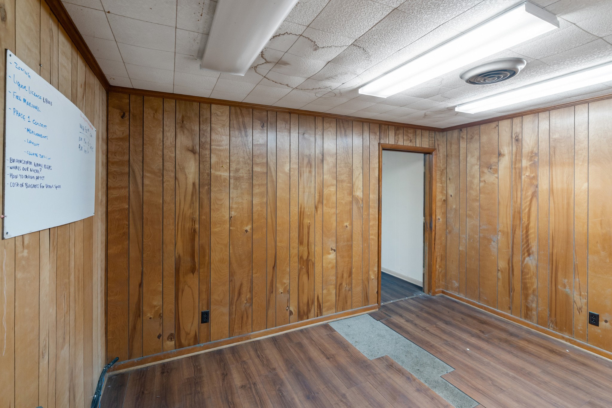 4000 Memorial Boulevard Springfield, TN 37172 - Photo 33 of 40 a view of an empty room with wooden floor