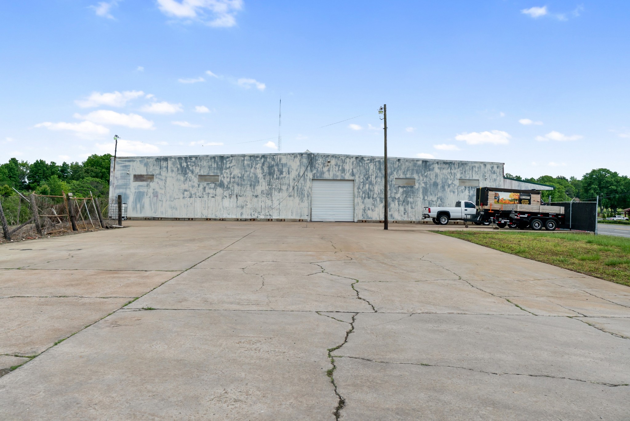 4000 Memorial Boulevard Springfield, TN 37172 - Photo 8 of 40 a view of a road with a cars parked on the road
