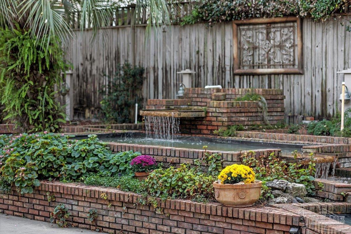 205 Silverthorn Road Gulf Breeze, FL 32561 - Photo 11 of 71