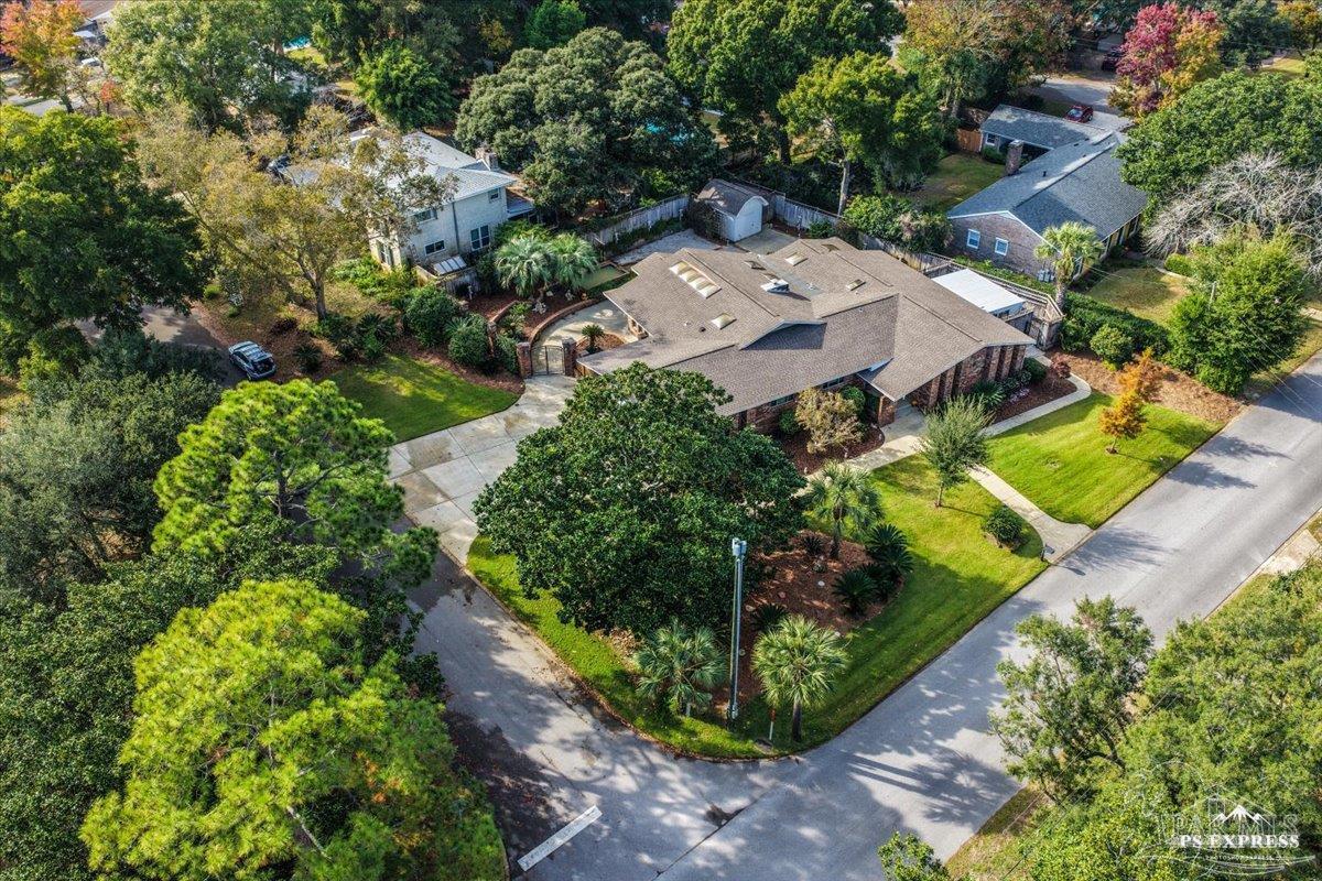 205 Silverthorn Road Gulf Breeze, FL 32561 - Photo 3 of 71