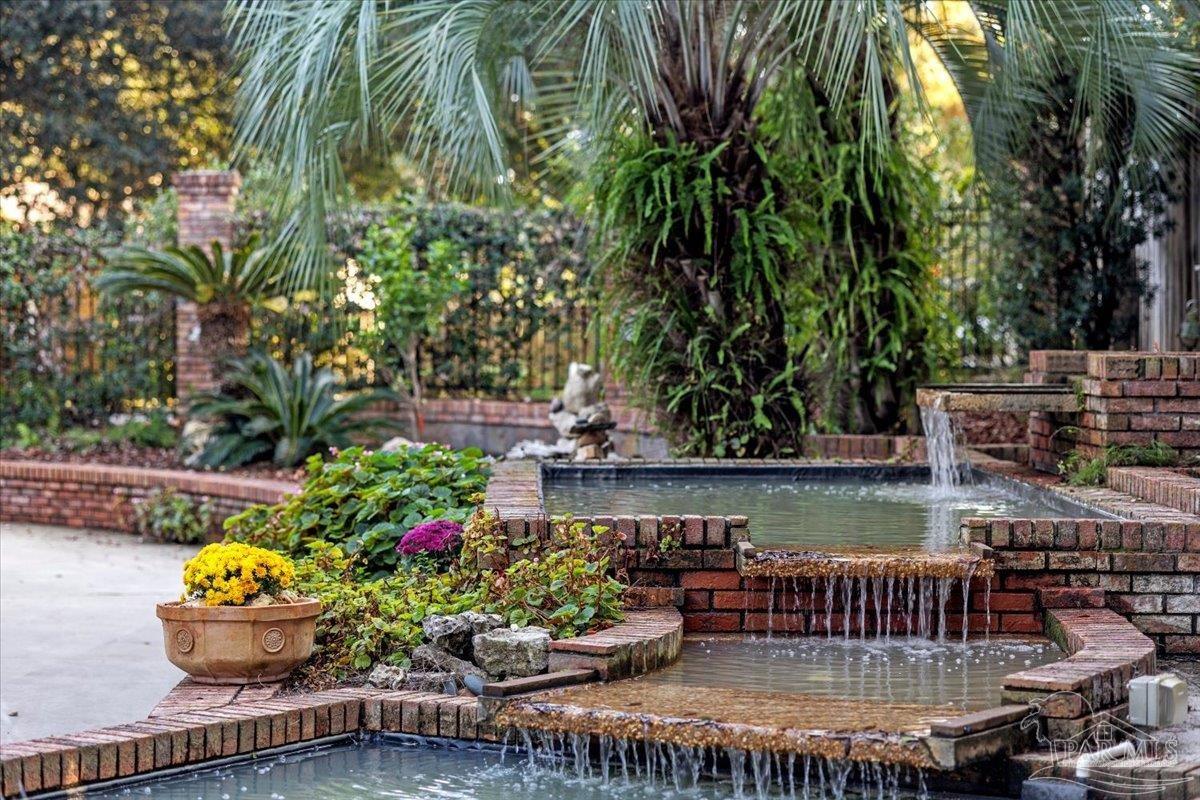 205 Silverthorn Road Gulf Breeze, FL 32561 - Photo 8 of 71