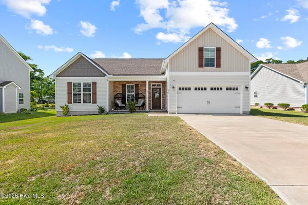 $325,000 | 231 Holly Grove Court East, Jacksonville, NC 28540