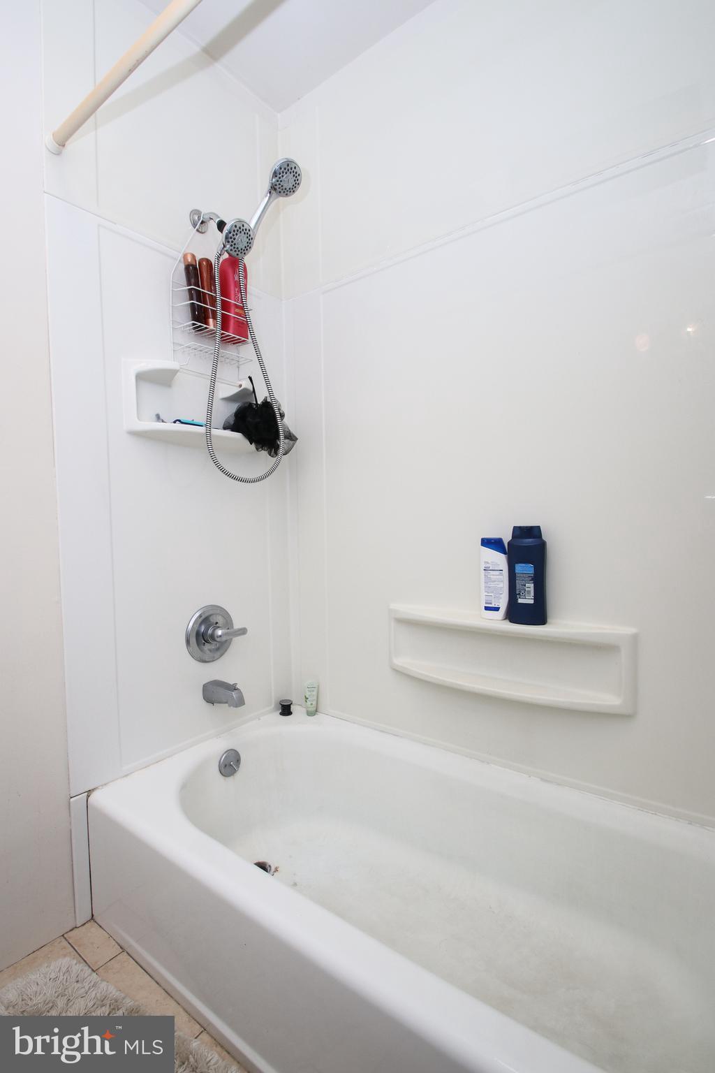 3712 Academy Road Philadelphia, PA 19154 - Photo 27 of 35 Hall bath