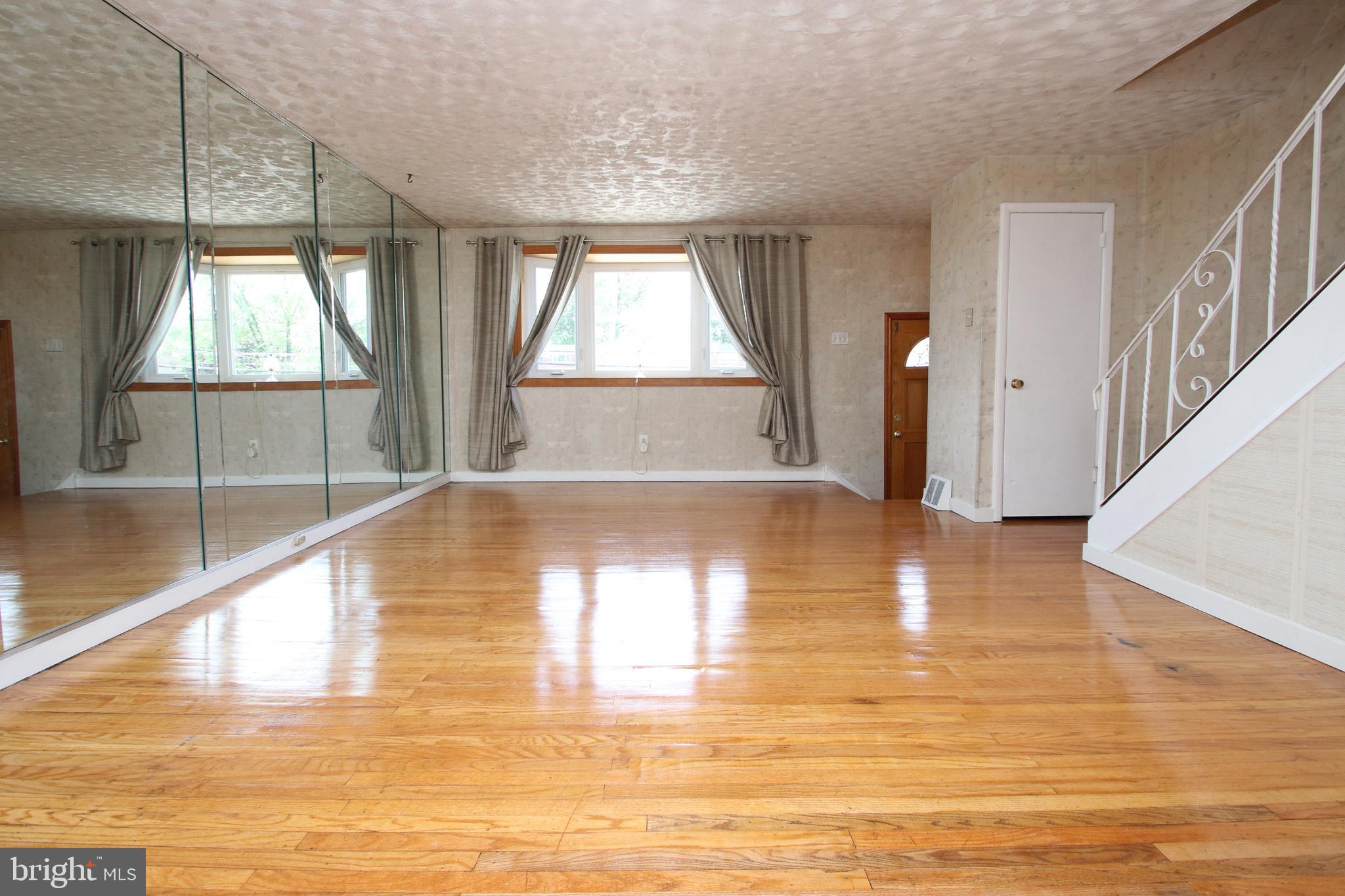 3712 Academy Road Philadelphia, PA 19154 - Photo 6 of 35 Gallery Image 6