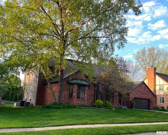 $530,000 | 2000 Oak Creek Road, Springfield, IL 62704