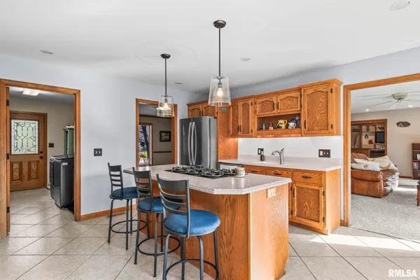 $530,000 | 2000 Oak Creek Road, Springfield, IL 62704