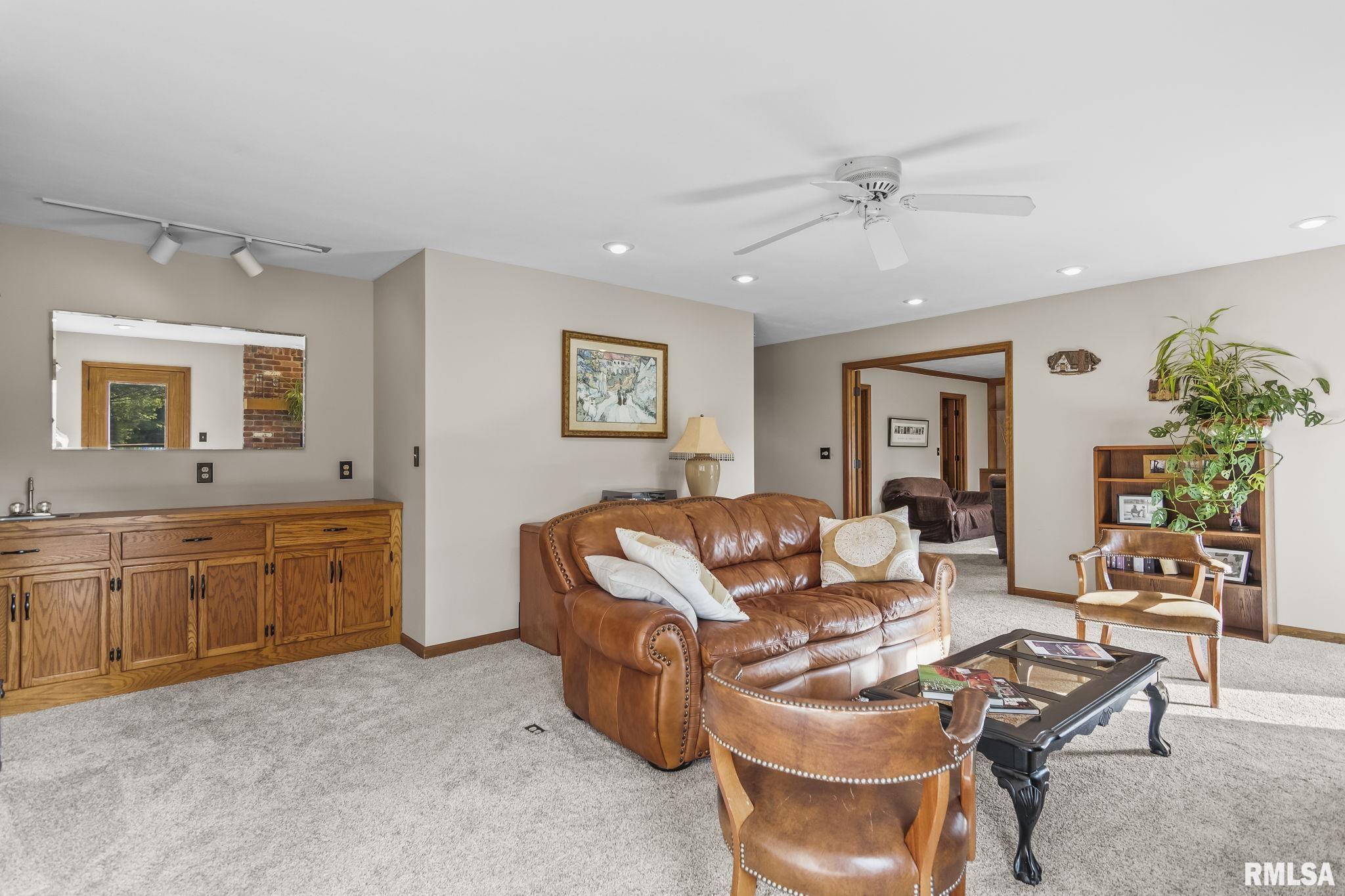 2000 Oak Creek Road Springfield, IL 62704 - Photo 21 of 79