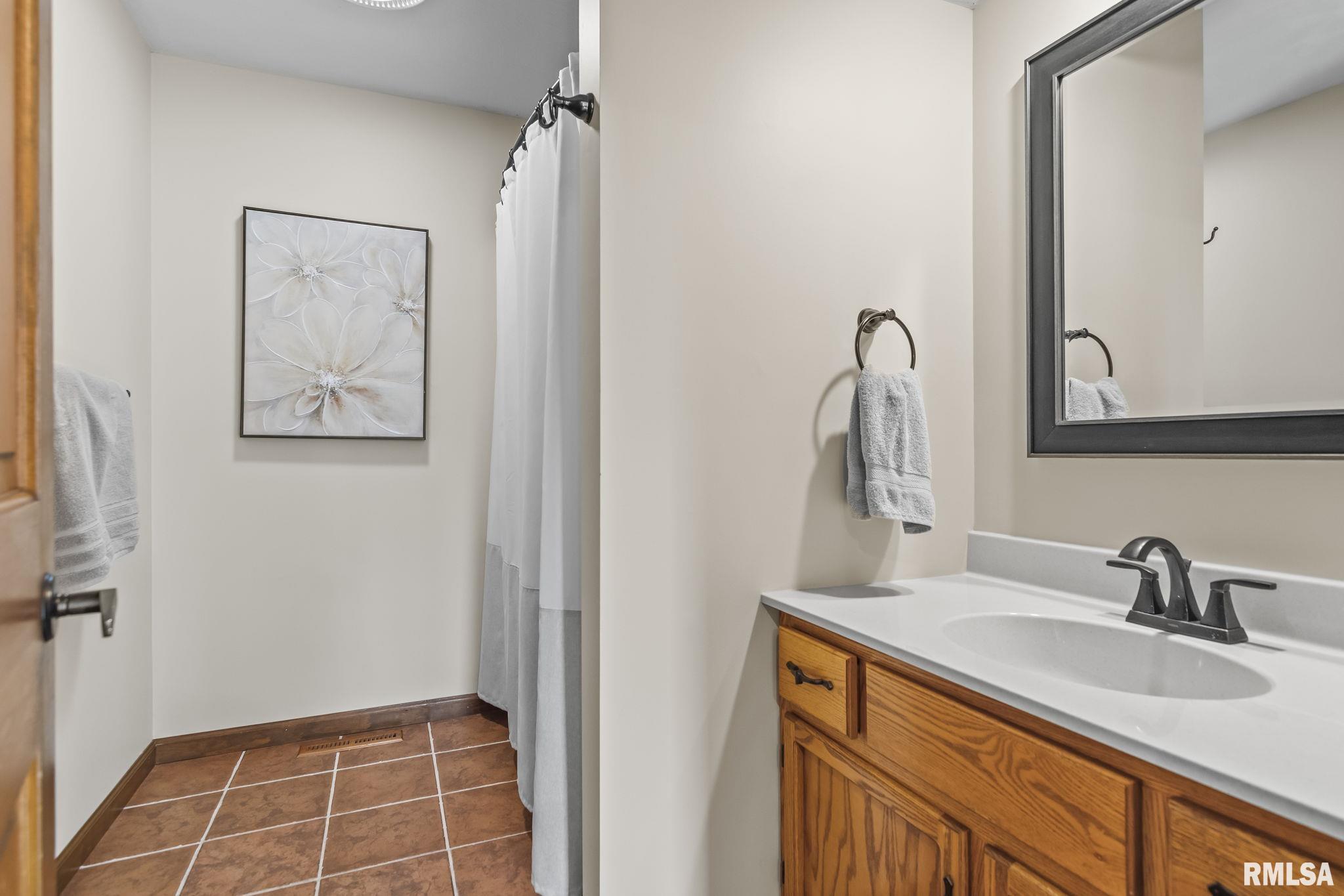 2000 Oak Creek Road Springfield, IL 62704 - Photo 29 of 79