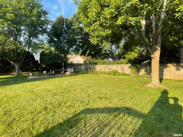 $530,000 | 2000 Oak Creek Road, Springfield, IL 62704