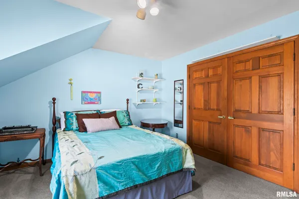 $530,000 | 2000 Oak Creek Road, Springfield, IL 62704