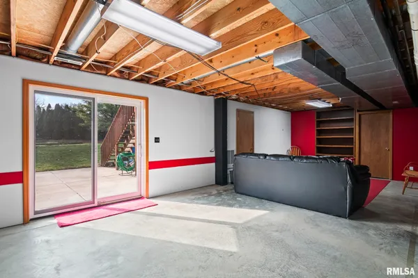 $530,000 | 2000 Oak Creek Road, Springfield, IL 62704