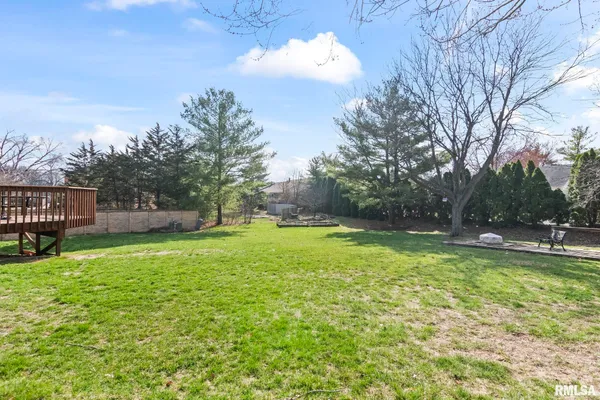 $530,000 | 2000 Oak Creek Road, Springfield, IL 62704