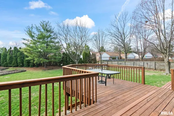 $530,000 | 2000 Oak Creek Road, Springfield, IL 62704