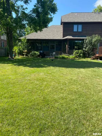 $530,000 | 2000 Oak Creek Road, Springfield, IL 62704