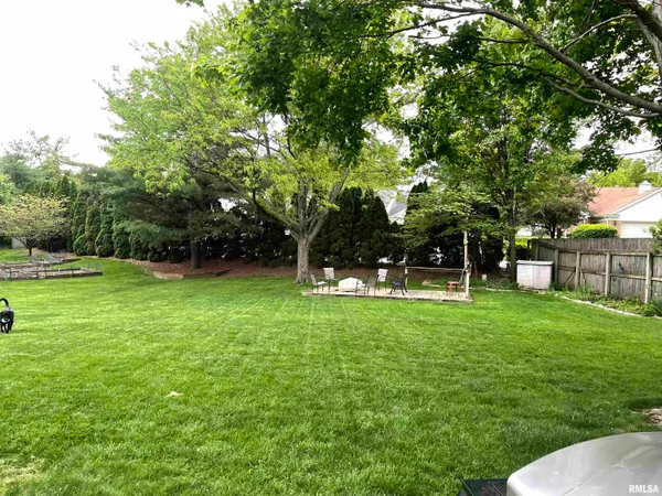 $530,000 | 2000 Oak Creek Road, Springfield, IL 62704