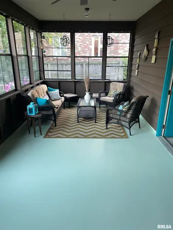 $530,000 | 2000 Oak Creek Road, Springfield, IL 62704