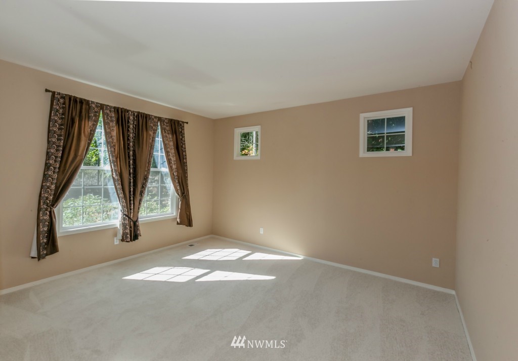 23802 30th Drive Southeast Bothell, WA 98021 - Photo 2 of 25 Gallery Image 2