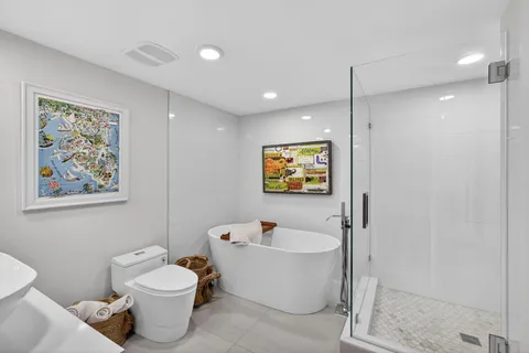 $1,195,000 | 5540 North Ocean Drive, Unit 14B, Singer Island, FL 33404