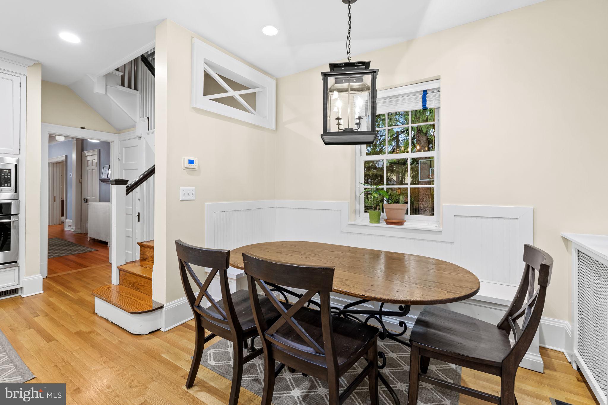 8 Club Road Baltimore, MD 21210 - Photo 36 of 80 Casual dining area and back stairway