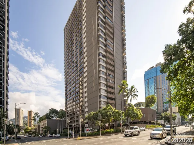 $2,200 | 1255 Nuuanu Avenue, Unit E407, Honolulu, HI 96817