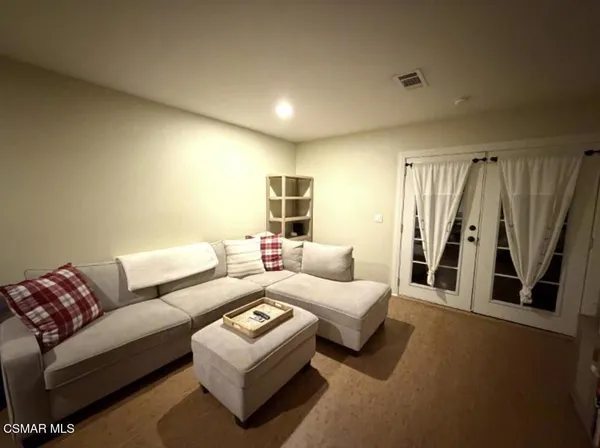 $3,400 | 117 Sunset Drive, Thousand Oaks, CA 91362