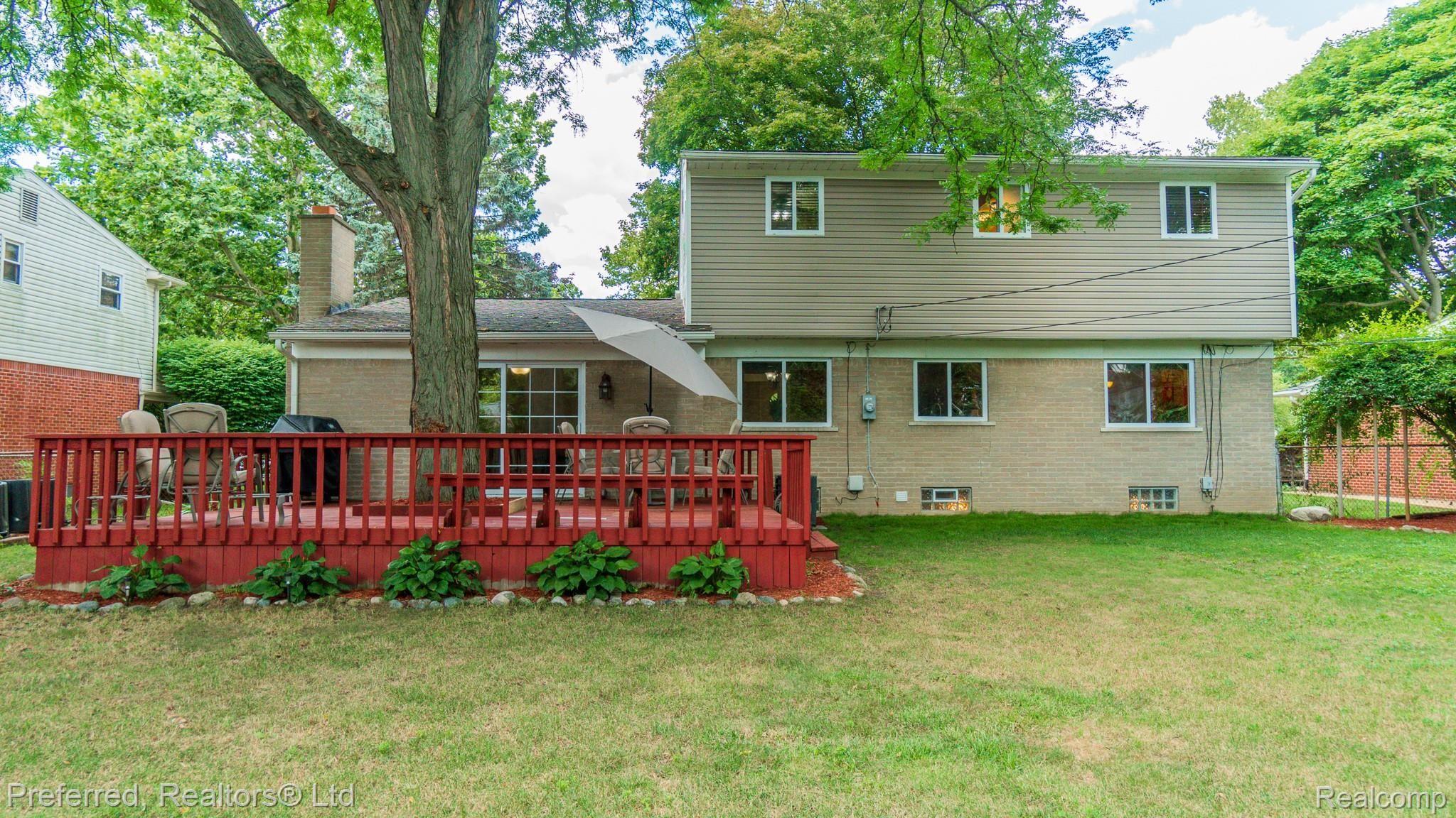 15582 Levan Road Livonia, MI 48154 - Photo 27 of 27 30.jpg