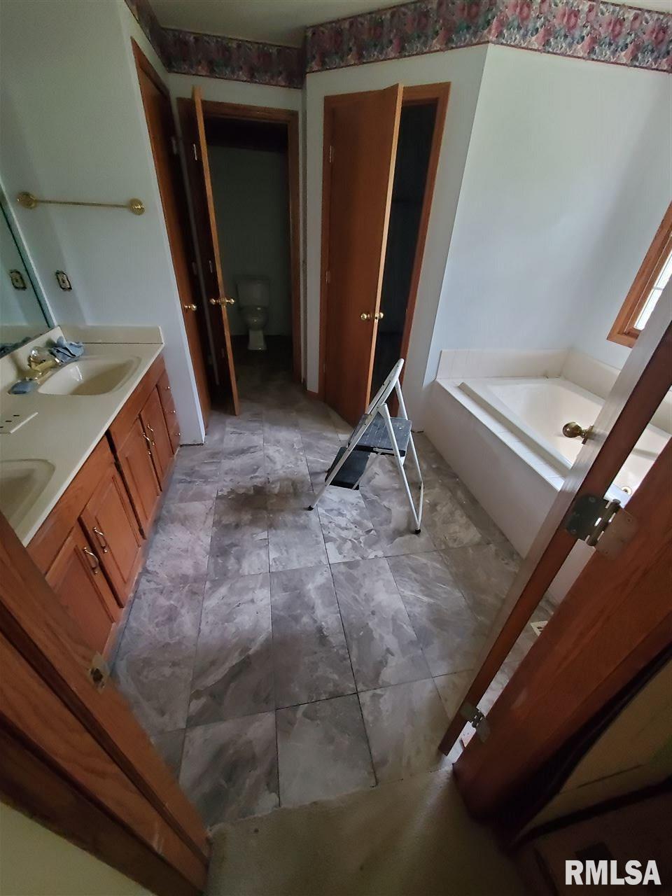 4420 Forest Road Davenport, IA 52807 - Photo 14 of 18 Gallery Image 14