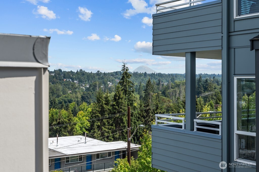 3104 Southwest Avalon Way, Unit F Seattle, WA 98126 - Photo 13 of 21