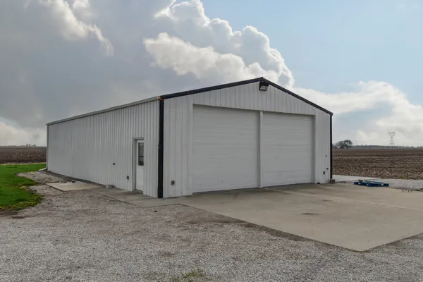 $330,000 | 11323 North 1500 E Road, Pontiac, IL 61764