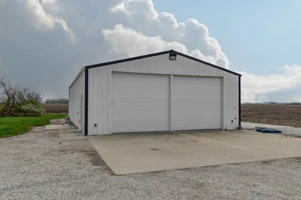 $330,000 | 11323 North 1500 E Road, Pontiac, IL 61764