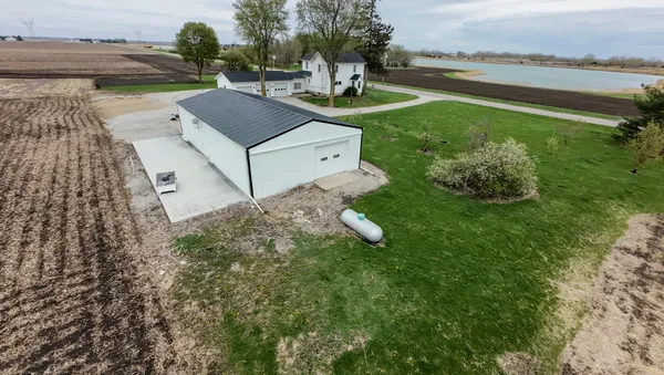 $330,000 | 11323 North 1500 E Road, Pontiac, IL 61764