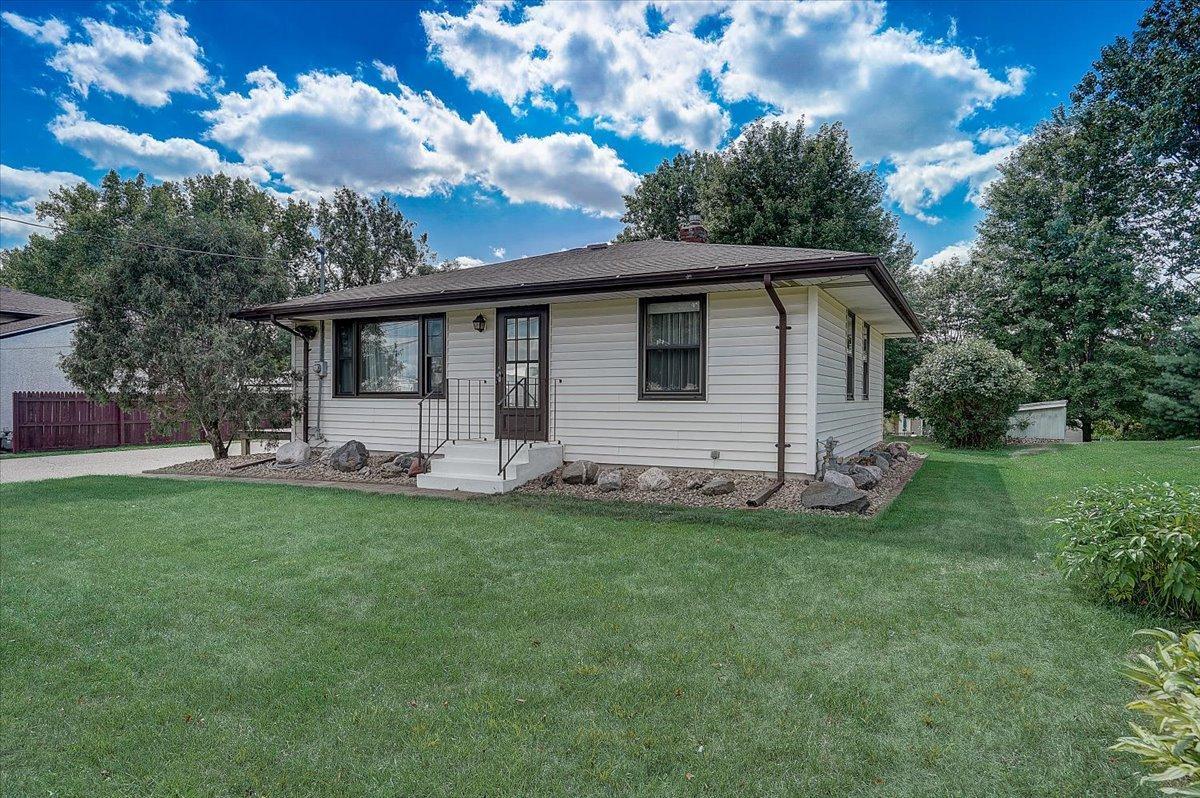2119 Rice Street Roseville, MN 55113 - Photo 1 of 1 Gallery Image 1