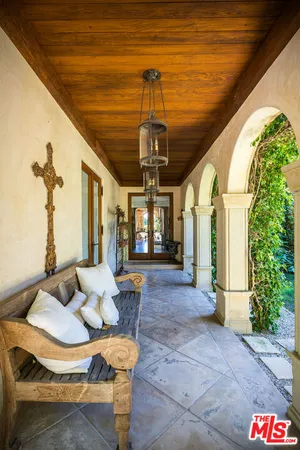 a view of a garden and patio