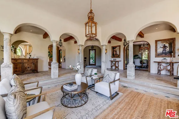 $125,000 | 1550 Amalfi Drive, Pacific Palisades, CA 90272