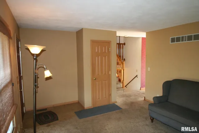 $225,000 | 801 Heritage Drive, Mackinaw, IL 61755