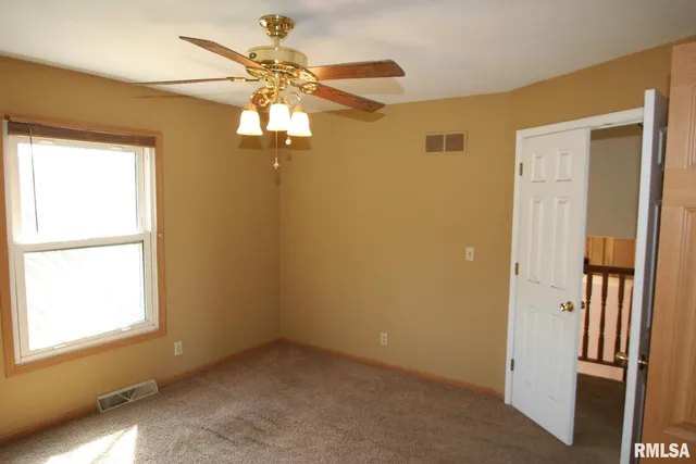 $225,000 | 801 Heritage Drive, Mackinaw, IL 61755