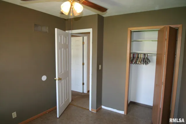 $225,000 | 801 Heritage Drive, Mackinaw, IL 61755