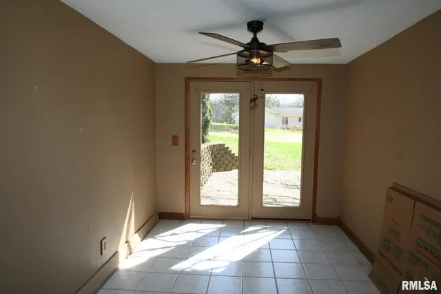 $225,000 | 801 Heritage Drive, Mackinaw, IL 61755