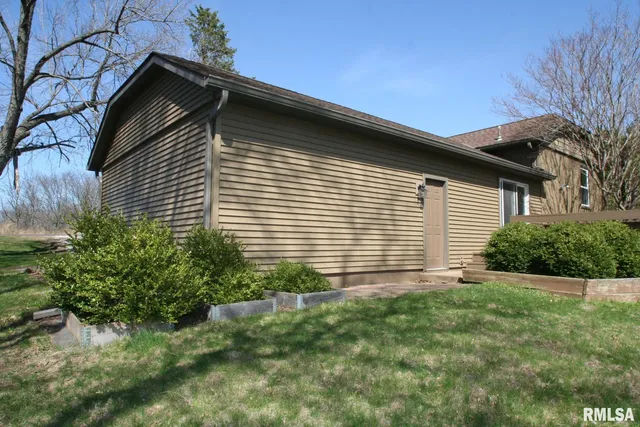 $225,000 | 801 Heritage Drive, Mackinaw, IL 61755