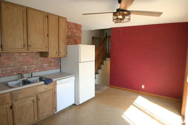 $225,000 | 801 Heritage Drive, Mackinaw, IL 61755